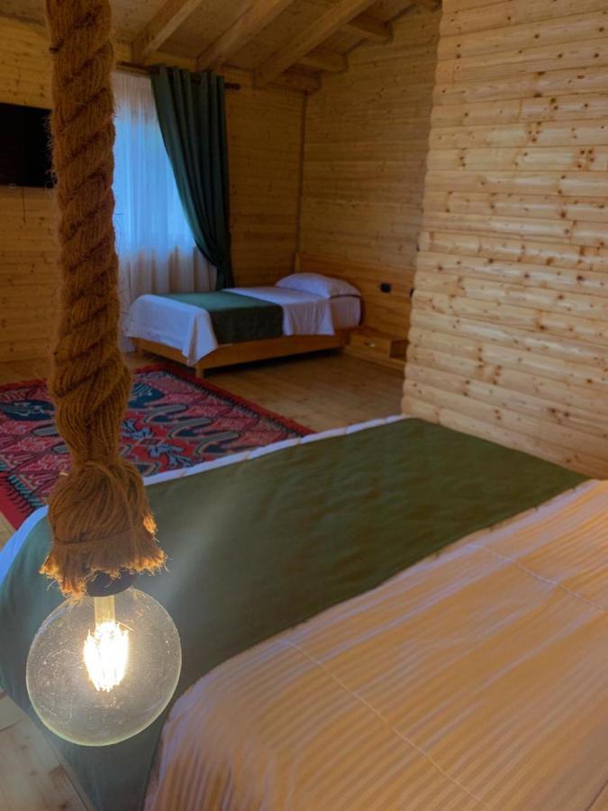 Отель Wooden House Шкодер Экстерьер фото