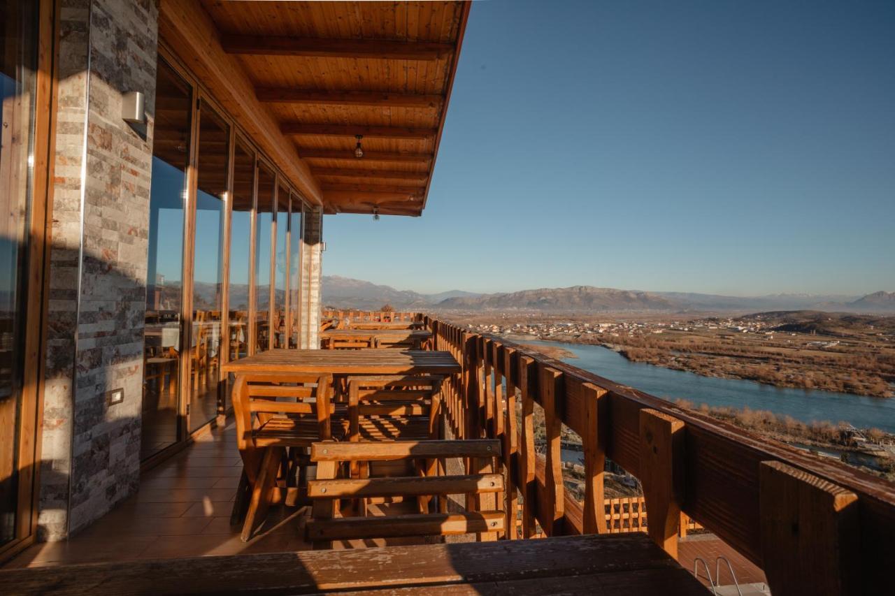Отель Wooden House Шкодер Экстерьер фото
